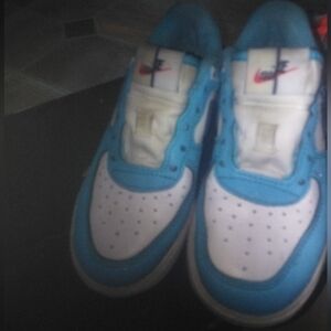 Nike Kids Sneakers in Blue and White  Comes With Laces Inside Shoes